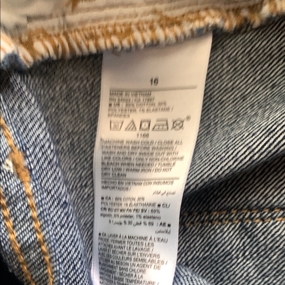 Old Navy Classic Blue Denim Jeans - Picture 5 of 8